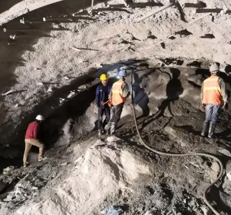 贵阳拱顶带模注浆料的施工流程及注意事项